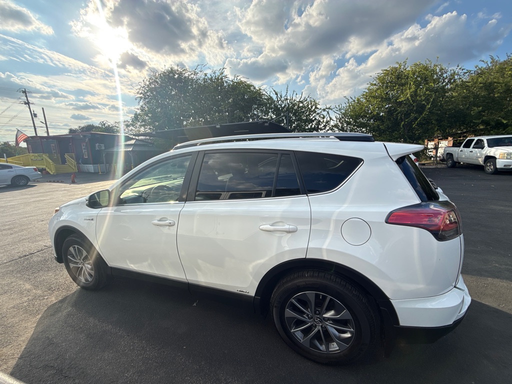 Photo 6 of this TOYOTA RAV4 HV