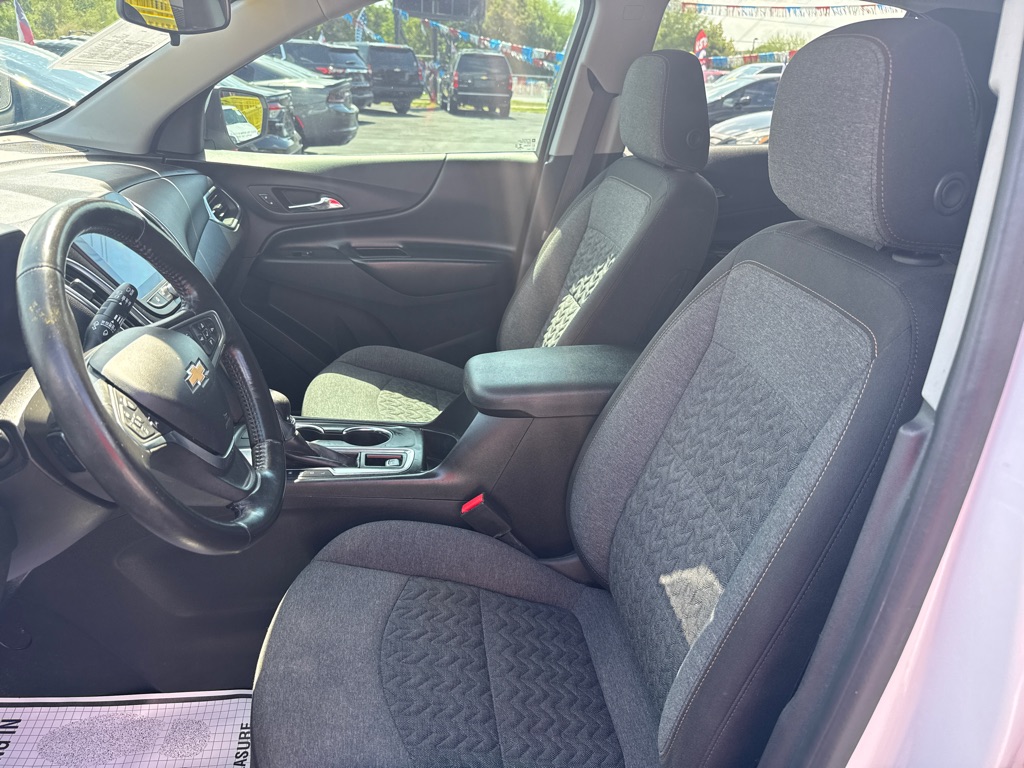 Photo 8 of this CHEVROLET EQUINOX
