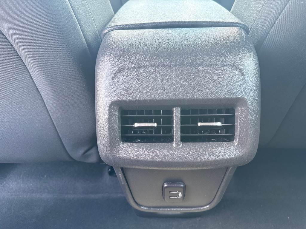 Photo 12 of this CHEVROLET EQUINOX