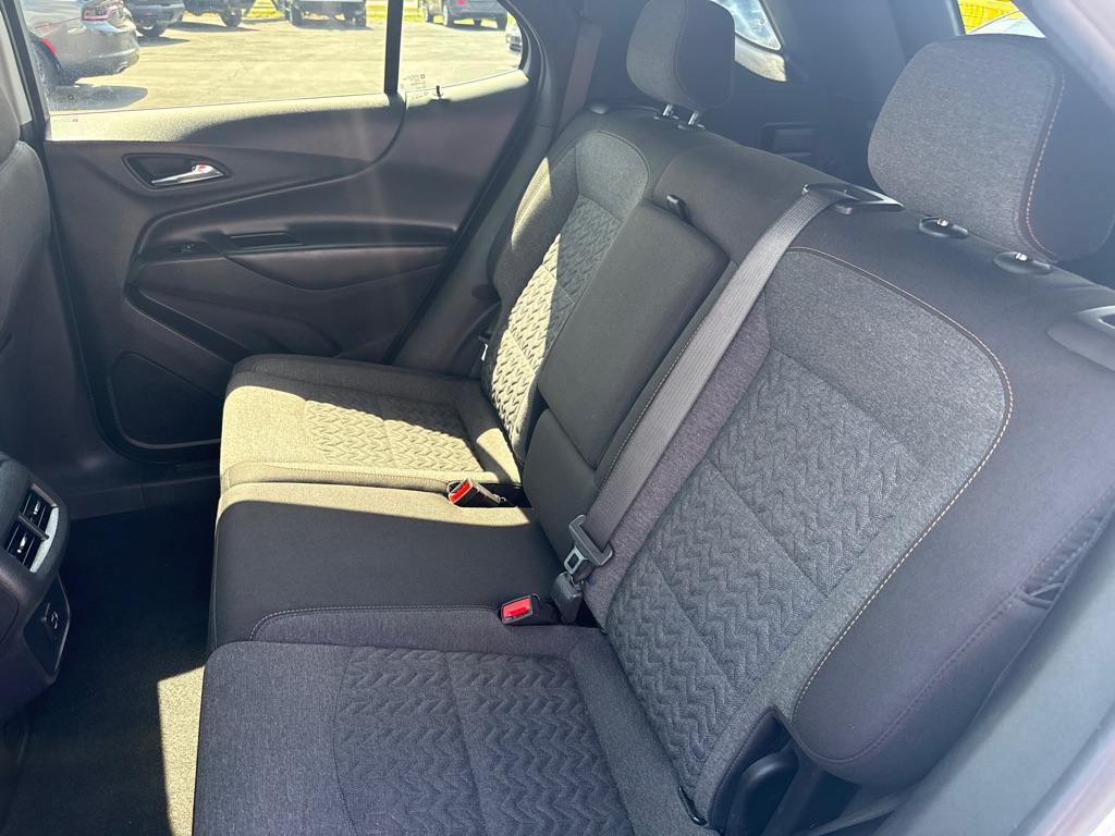Photo 9 of this CHEVROLET EQUINOX