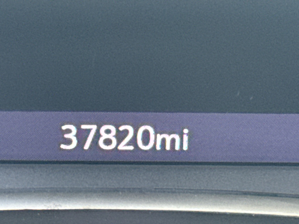 Photo 16 of this CHEVROLET EQUINOX