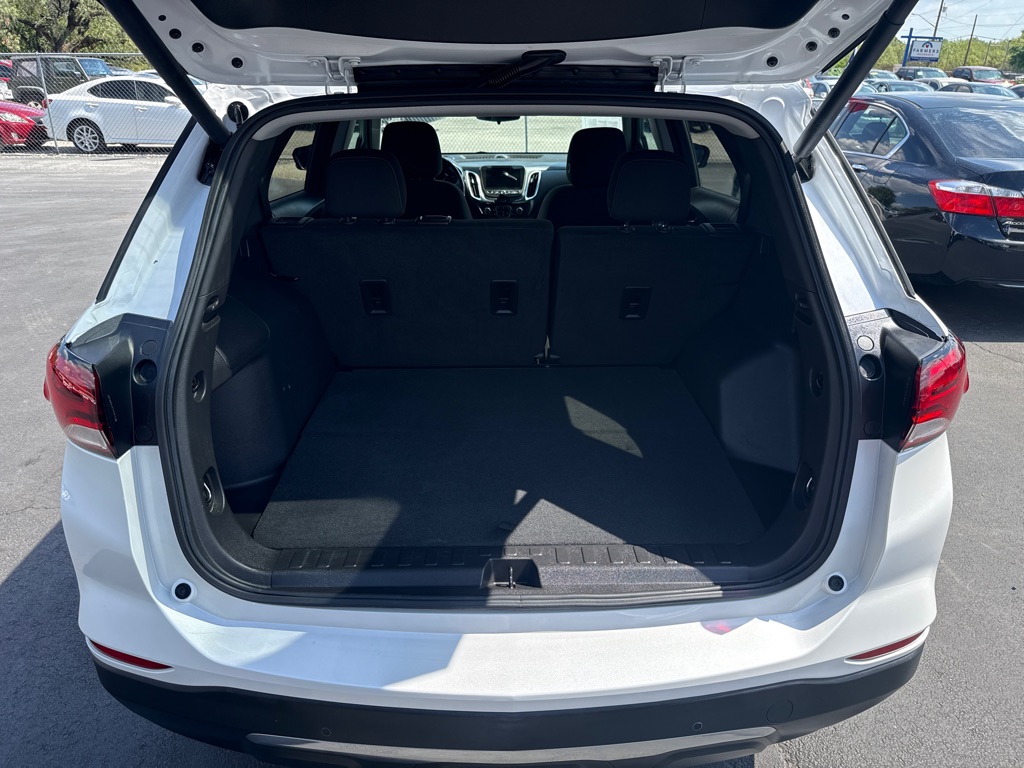 Photo 10 of this CHEVROLET EQUINOX
