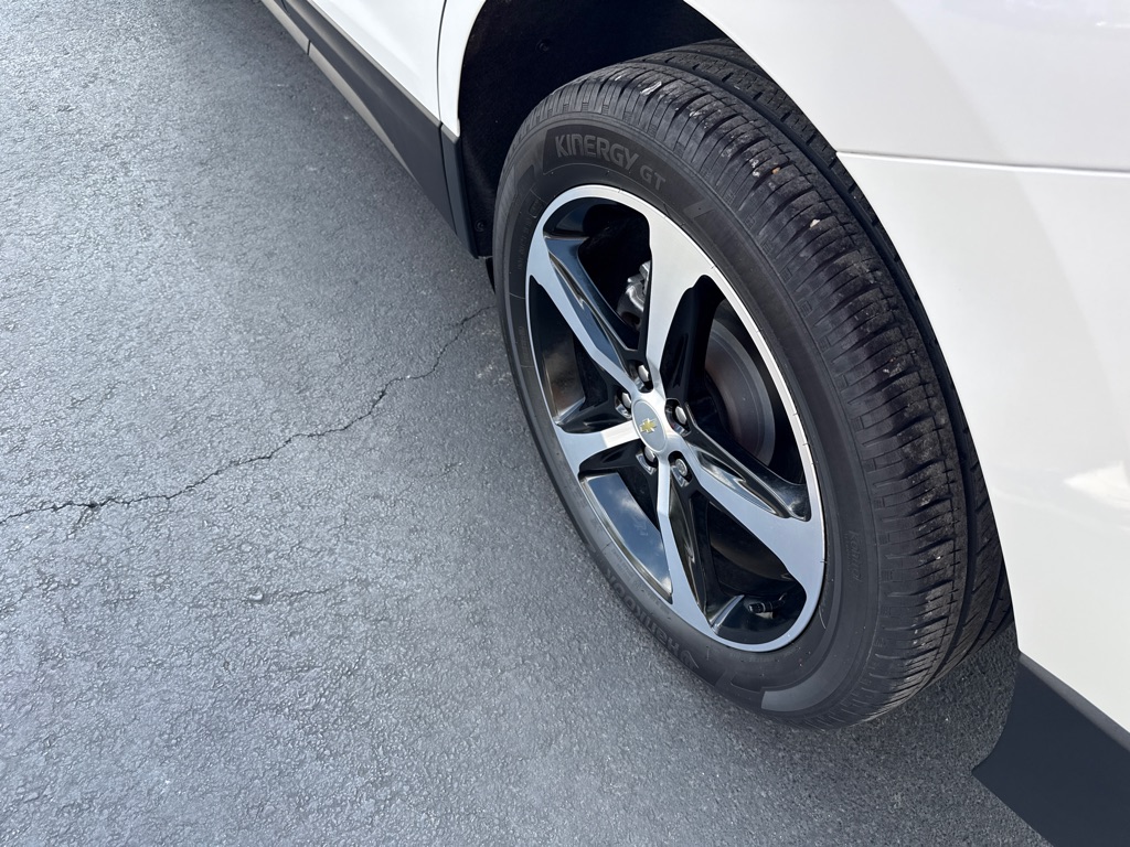 Photo 28 of this CHEVROLET EQUINOX
