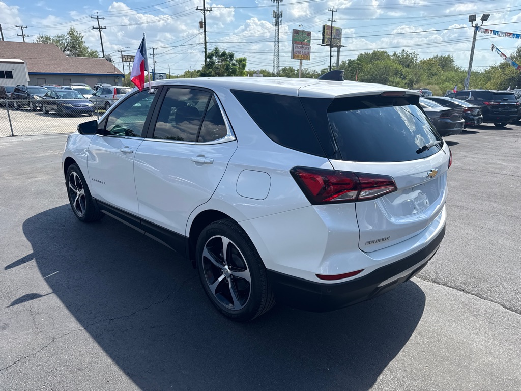 Photo 5 of this CHEVROLET EQUINOX