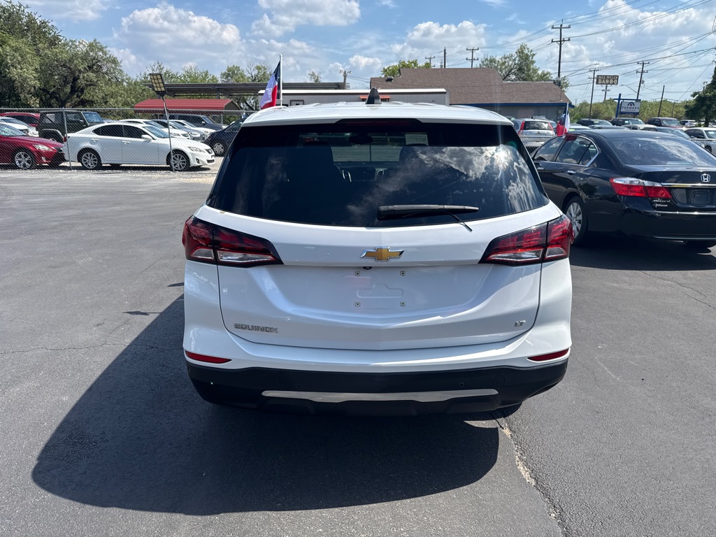 Photo 4 of this CHEVROLET EQUINOX