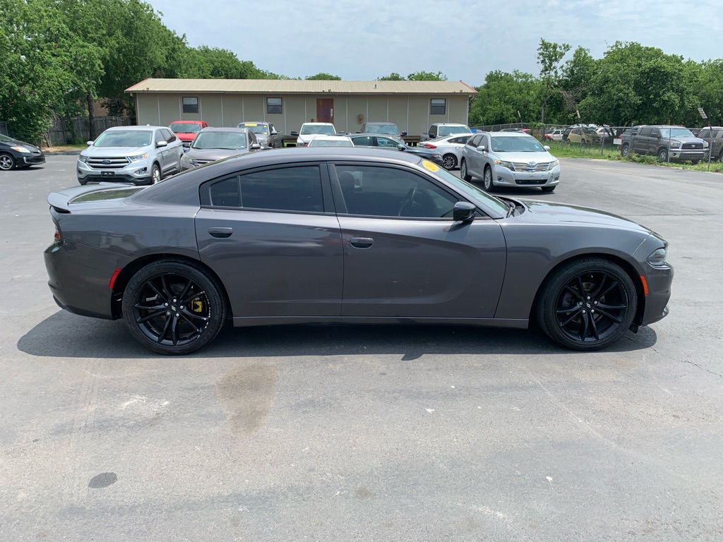 Photo 2 of this DODGE CHARGER