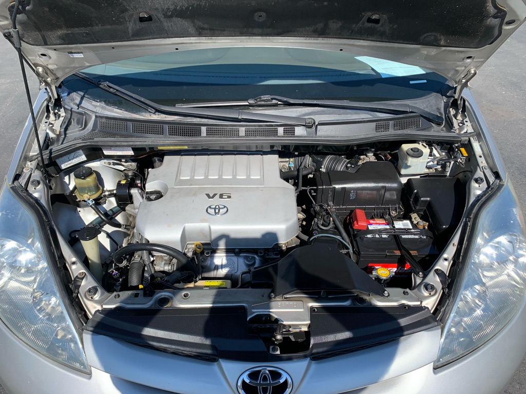 Photo 16 of this TOYOTA SIENNA