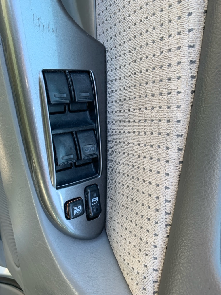 Photo 9 of this TOYOTA SIENNA