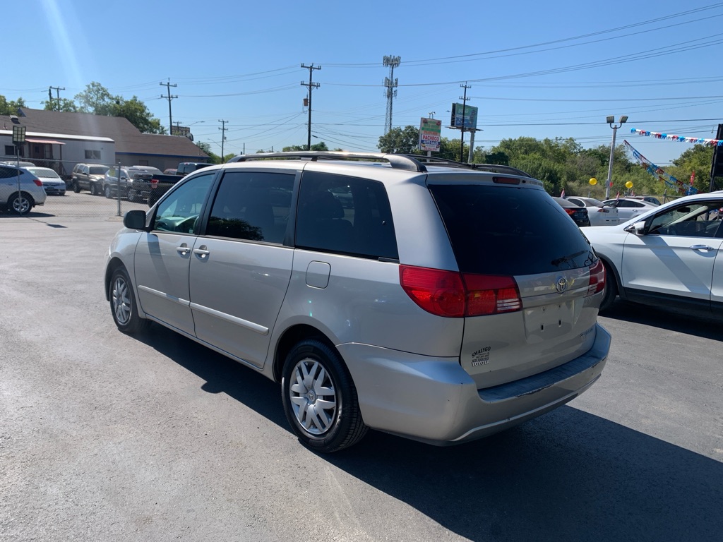 Photo 5 of this TOYOTA SIENNA
