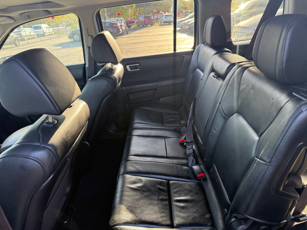 Photo 11 of this HONDA PILOT