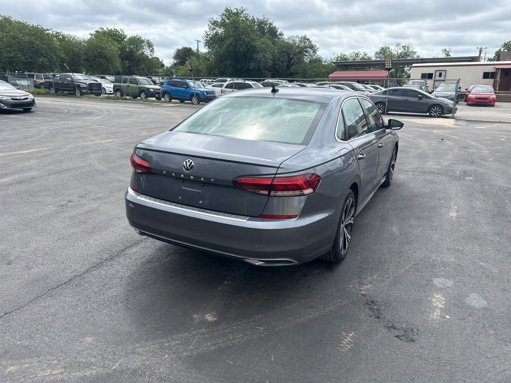 Photo 3 of this VOLKSWAGEN PASSAT