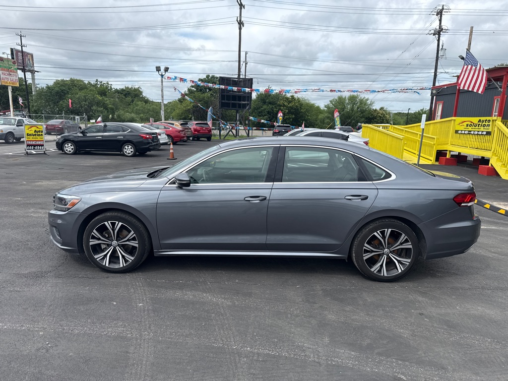 Photo 6 of this VOLKSWAGEN PASSAT