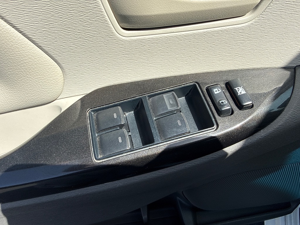 Photo 9 of this TOYOTA SIENNA