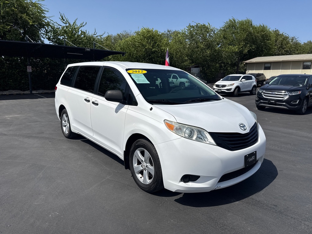 2012 TOYOTA SIENNA