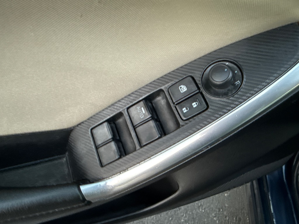 Photo 9 of this MAZDA CX-5