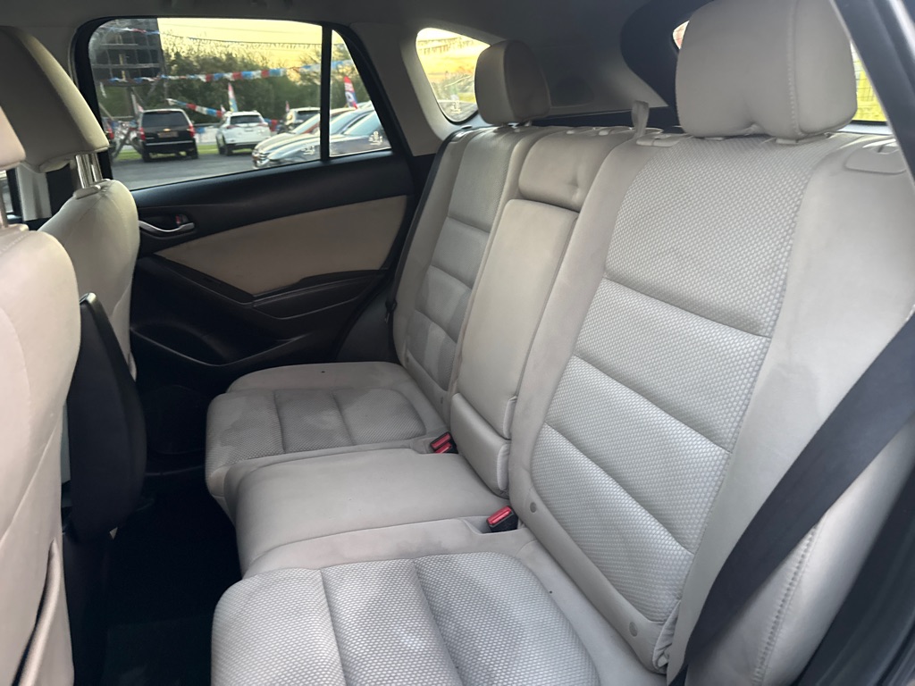 Photo 11 of this MAZDA CX-5