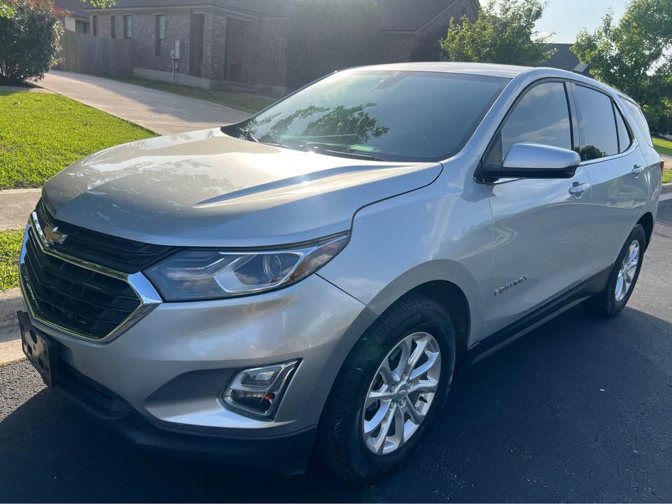Photo 3 of this CHEVROLET EQUINOX