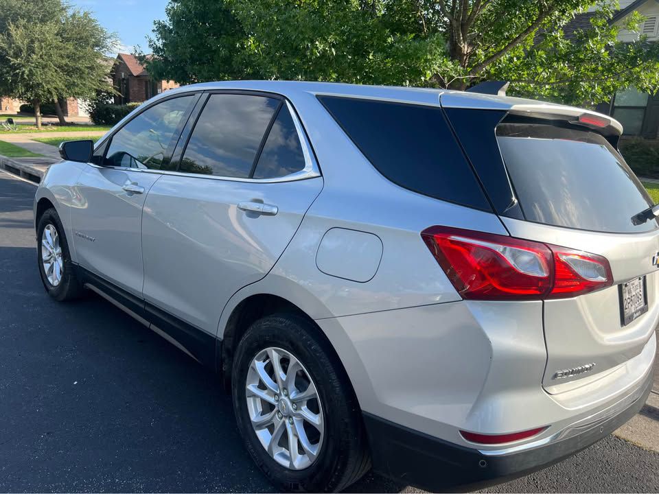 Photo 6 of this CHEVROLET EQUINOX