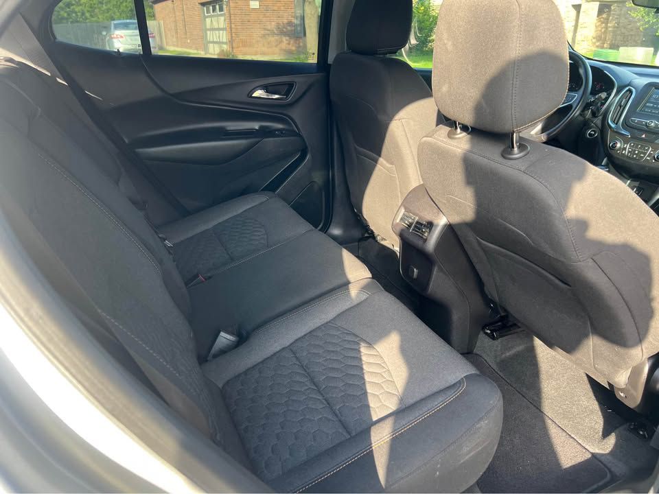 Photo 9 of this CHEVROLET EQUINOX