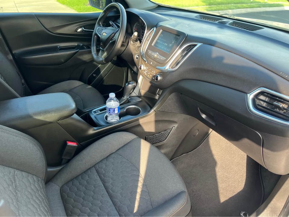 Photo 11 of this CHEVROLET EQUINOX