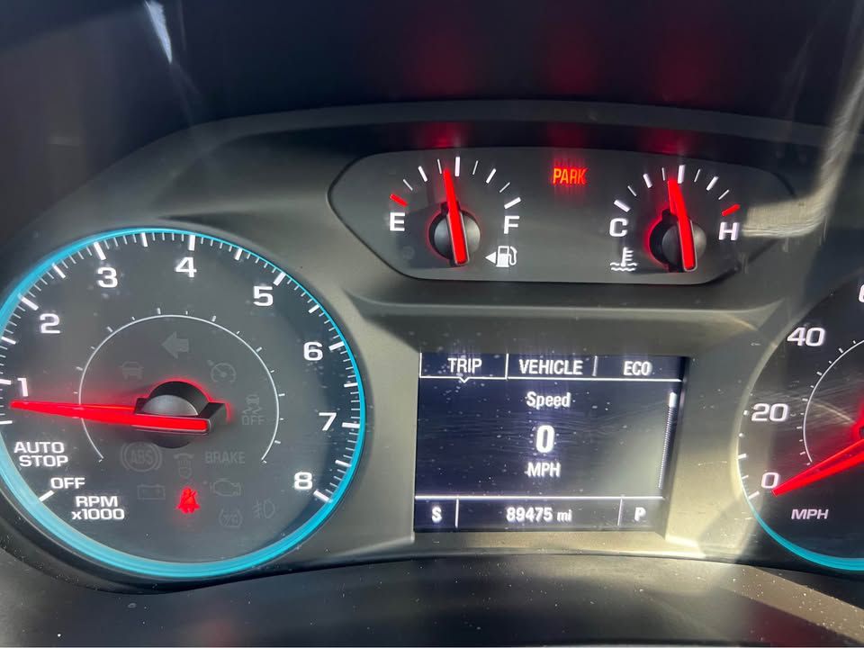 Photo 12 of this CHEVROLET EQUINOX
