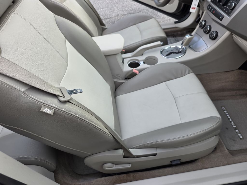 Photo 13 of this CHRYSLER SEBRING