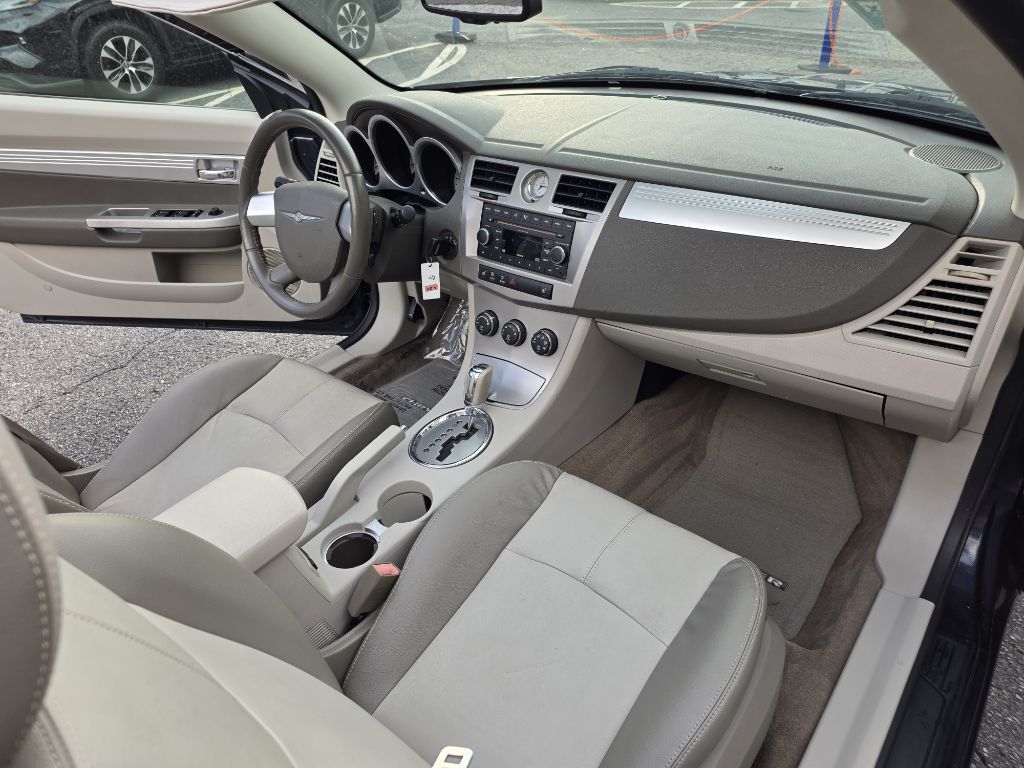 Photo 14 of this CHRYSLER SEBRING