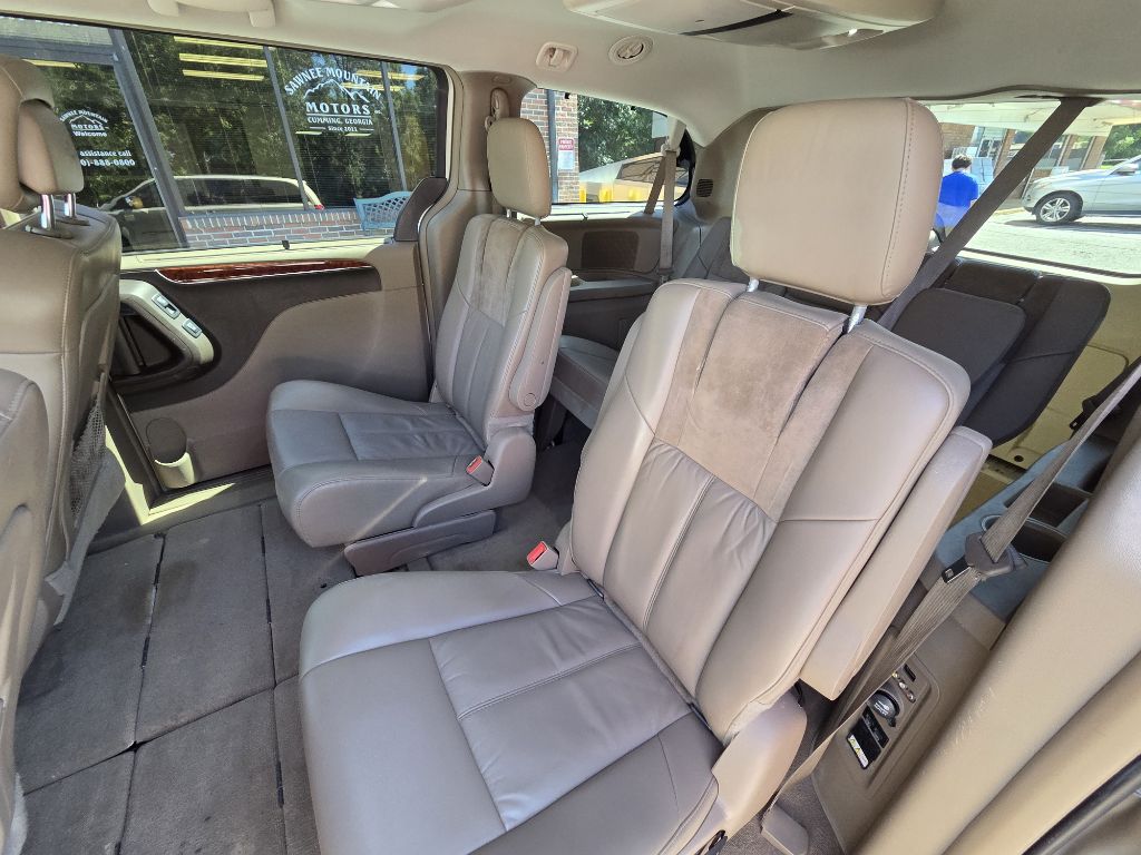 Photo 11 of this CHRYSLER TOWN AND COUNTR