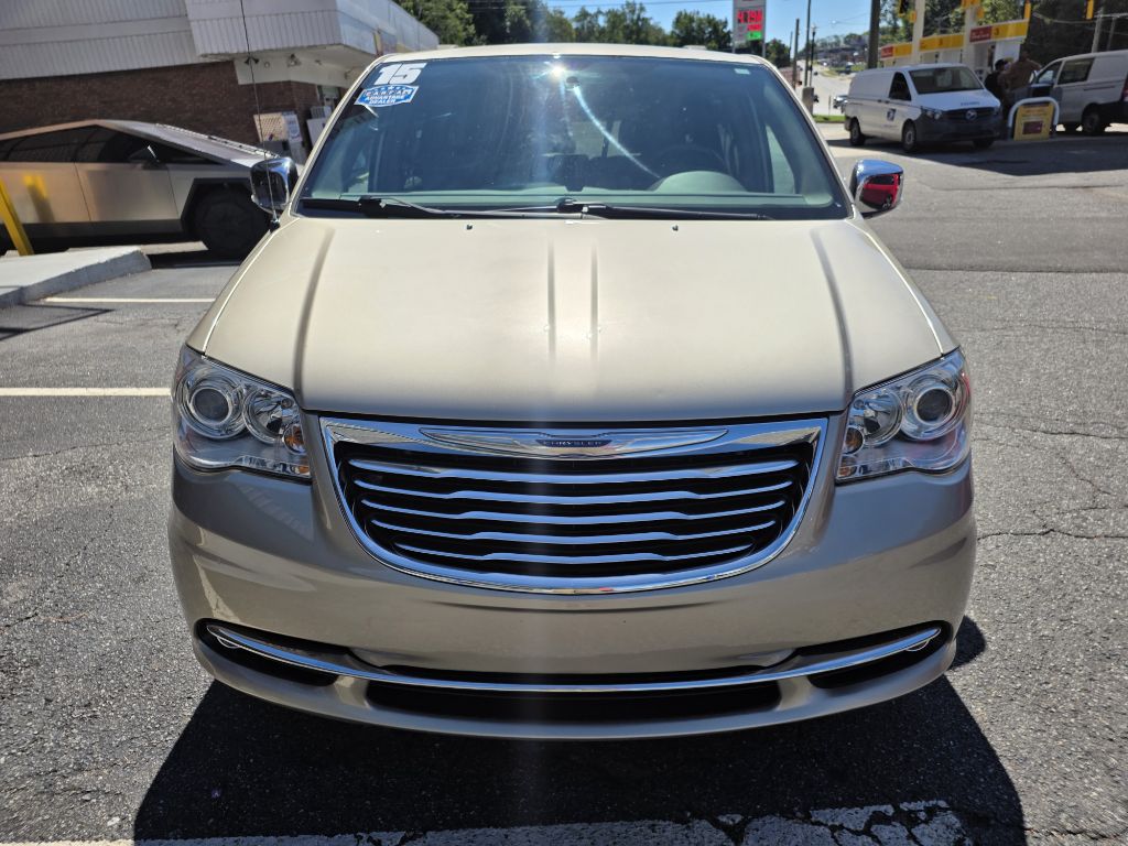 Photo 8 of this CHRYSLER TOWN AND COUNTR