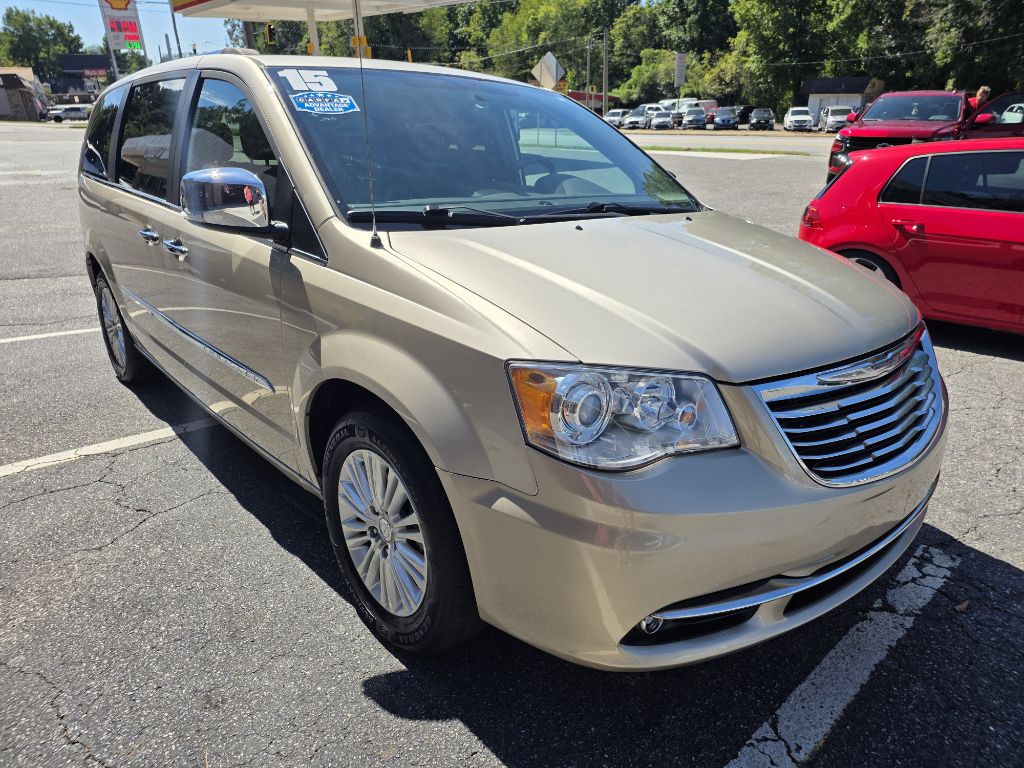 Photo 7 of this CHRYSLER TOWN AND COUNTR