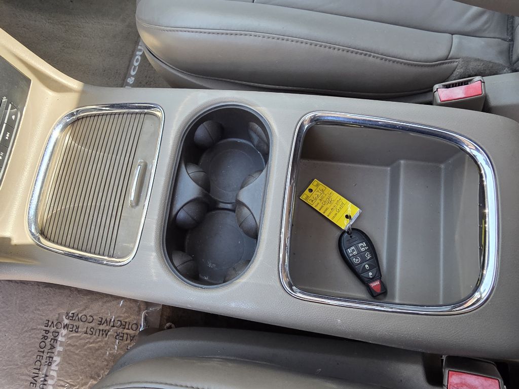 Photo 16 of this CHRYSLER TOWN AND COUNTR