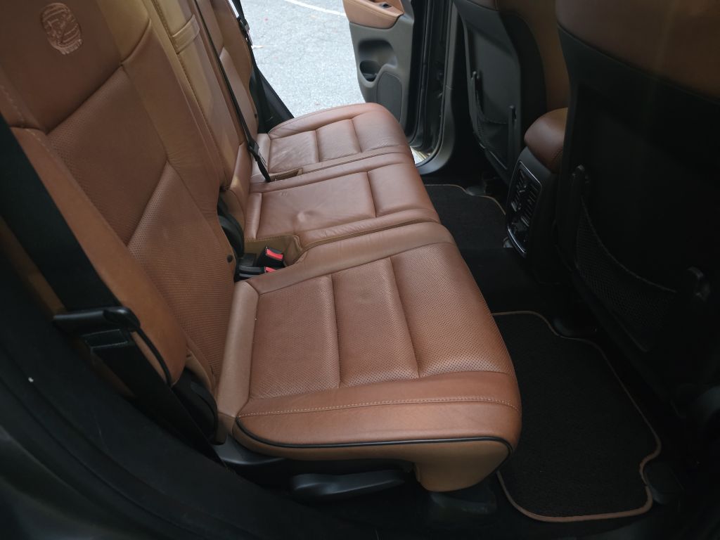 Photo 20 of this JEEP GRAND CHEROKEE