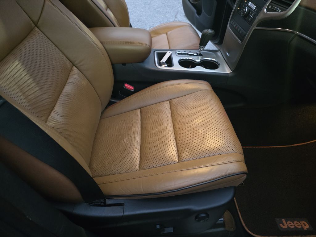 Photo 21 of this JEEP GRAND CHEROKEE