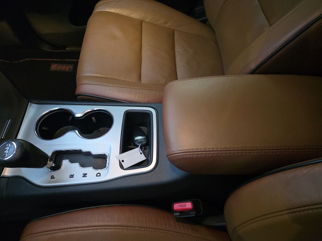 Photo 13 of this JEEP GRAND CHEROKEE