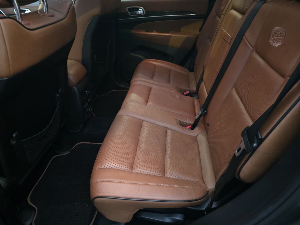 Photo 16 of this JEEP GRAND CHEROKEE