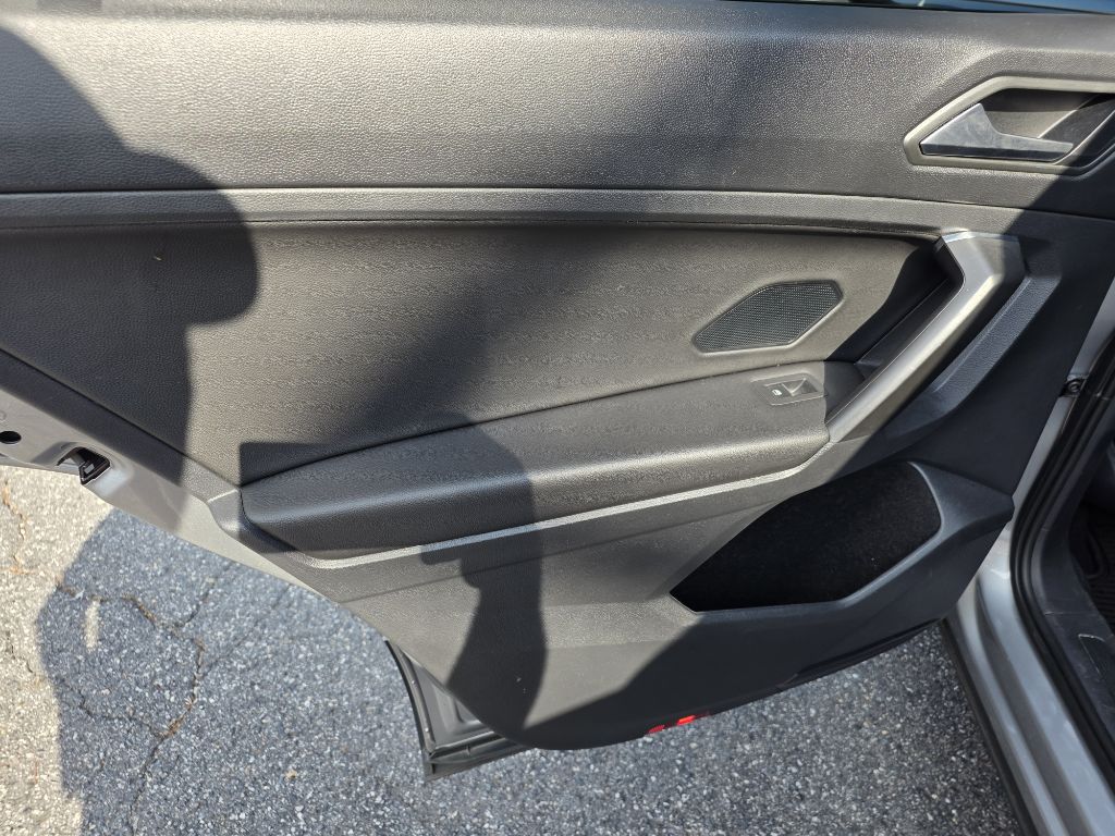 Photo 19 of this VOLKSWAGEN TIGUAN