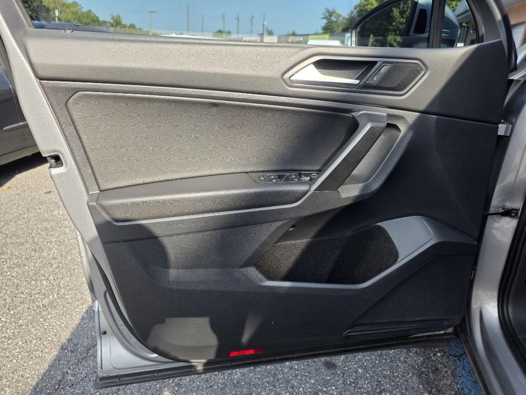 Photo 16 of this VOLKSWAGEN TIGUAN