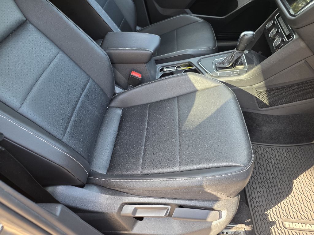 Photo 23 of this VOLKSWAGEN TIGUAN