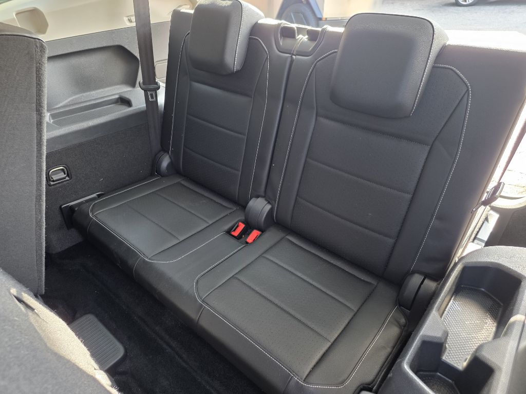 Photo 18 of this VOLKSWAGEN TIGUAN