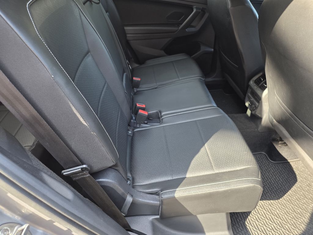 Photo 21 of this VOLKSWAGEN TIGUAN