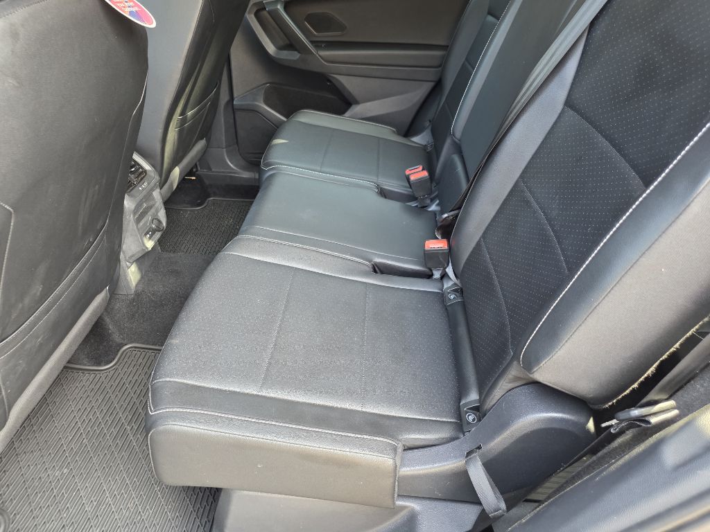 Photo 17 of this VOLKSWAGEN TIGUAN