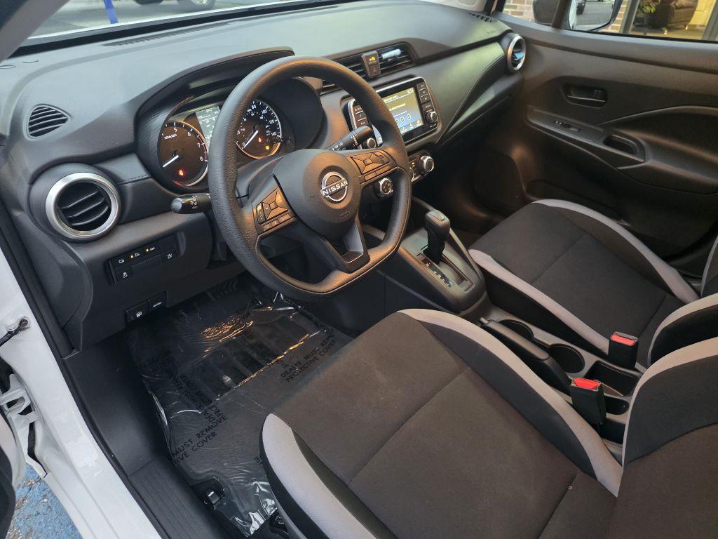 Photo 9 of this NISSAN VERSA