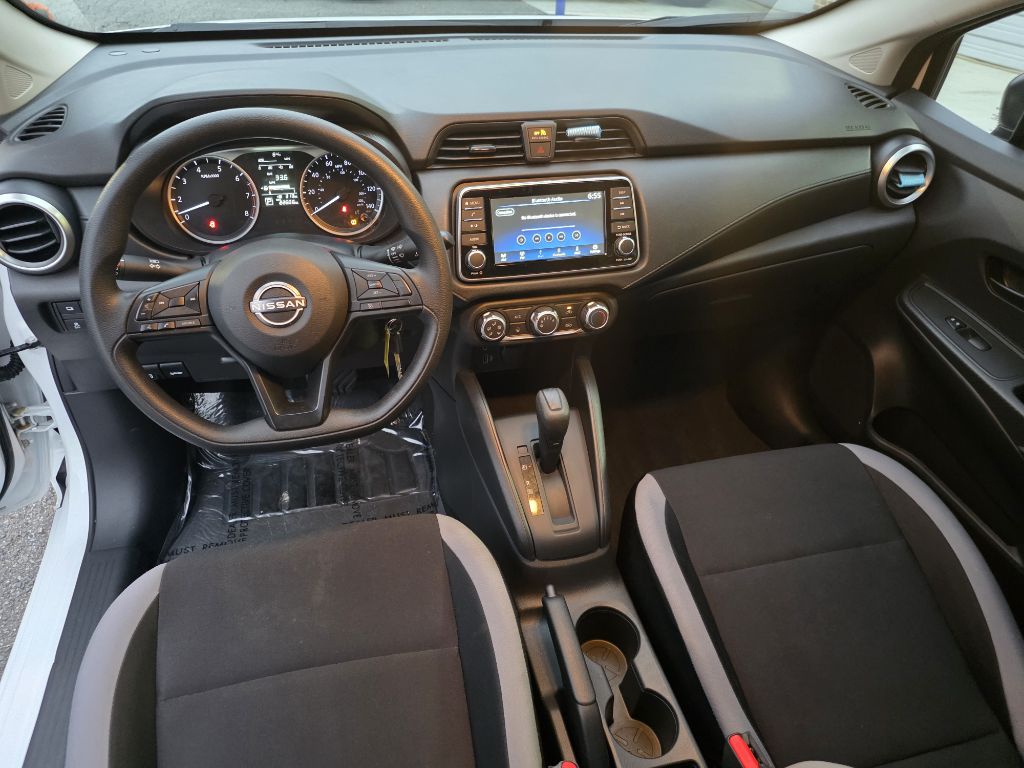 Photo 10 of this NISSAN VERSA