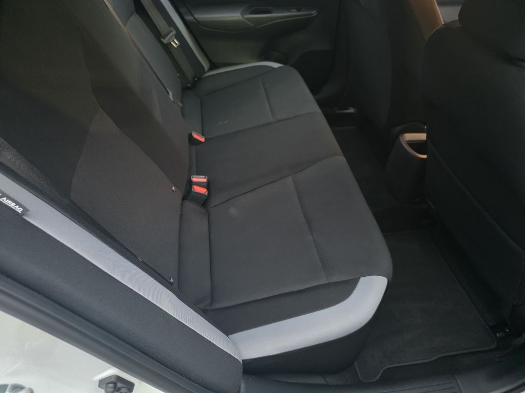 Photo 18 of this NISSAN VERSA