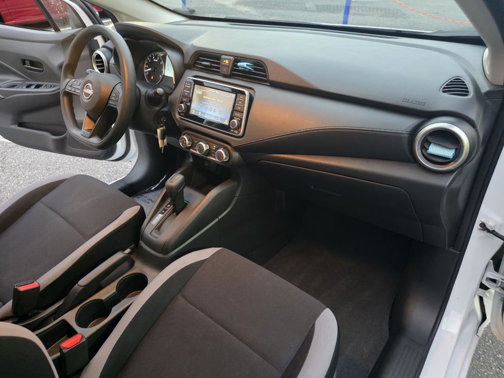 Photo 19 of this NISSAN VERSA
