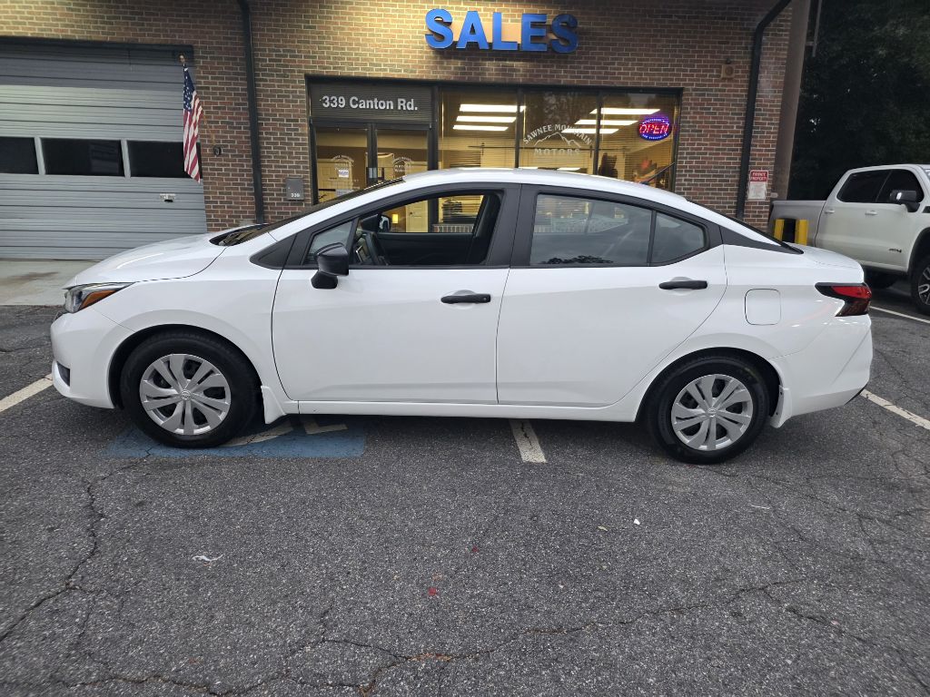 Photo 2 of this NISSAN VERSA