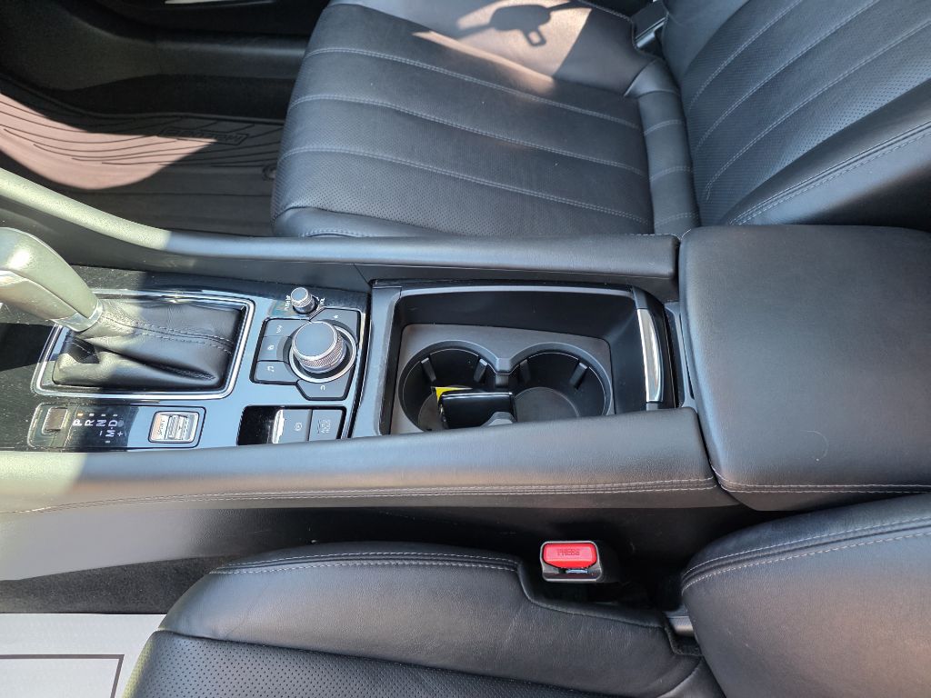 Photo 11 of this MAZDA MAZDA6