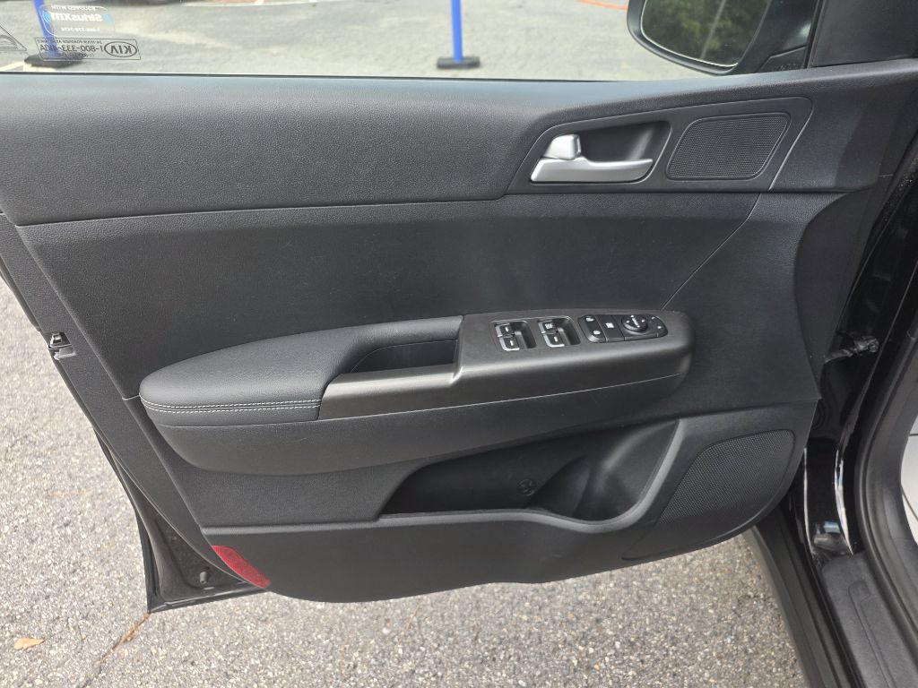 Photo 11 of this KIA SPORTAGE