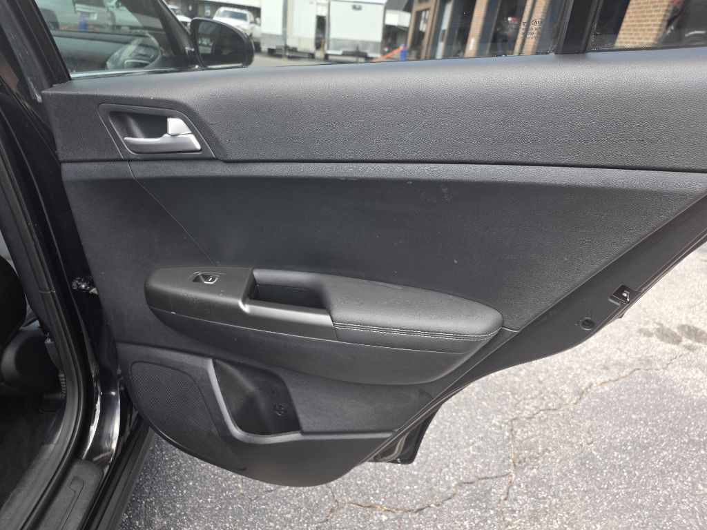 Photo 21 of this KIA SPORTAGE