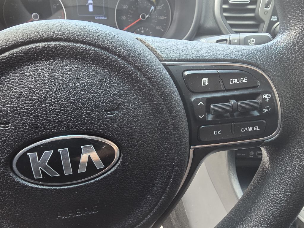 Photo 16 of this KIA SPORTAGE